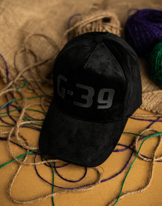 Black 39 Suede Cap